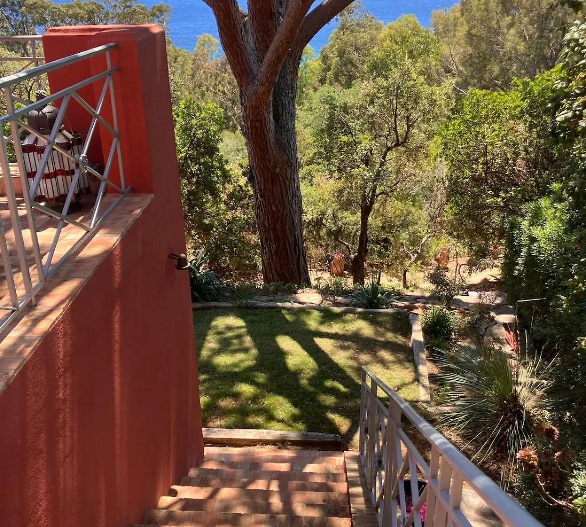 Villa Li Maiou Beautiful Sea View Property, Very Quiet Rayol-Canadel-sur-Mer